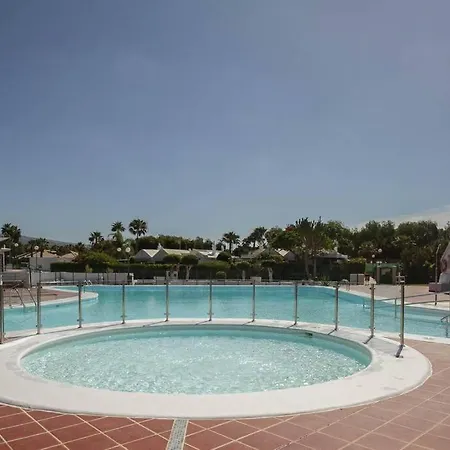 Apartment Cozy&modern W/private Garden Bbq+wifi