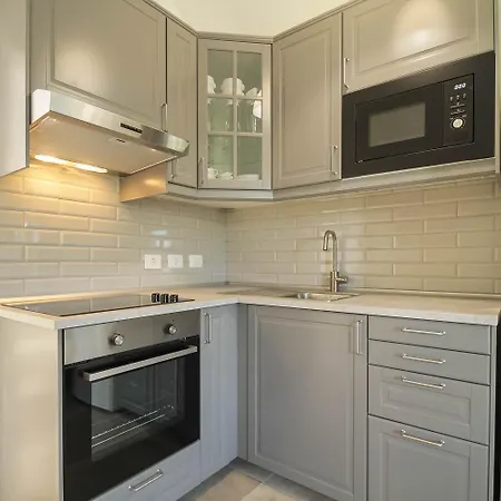 Cozy&modern W/private Garden Bbq+wifi Apartment *